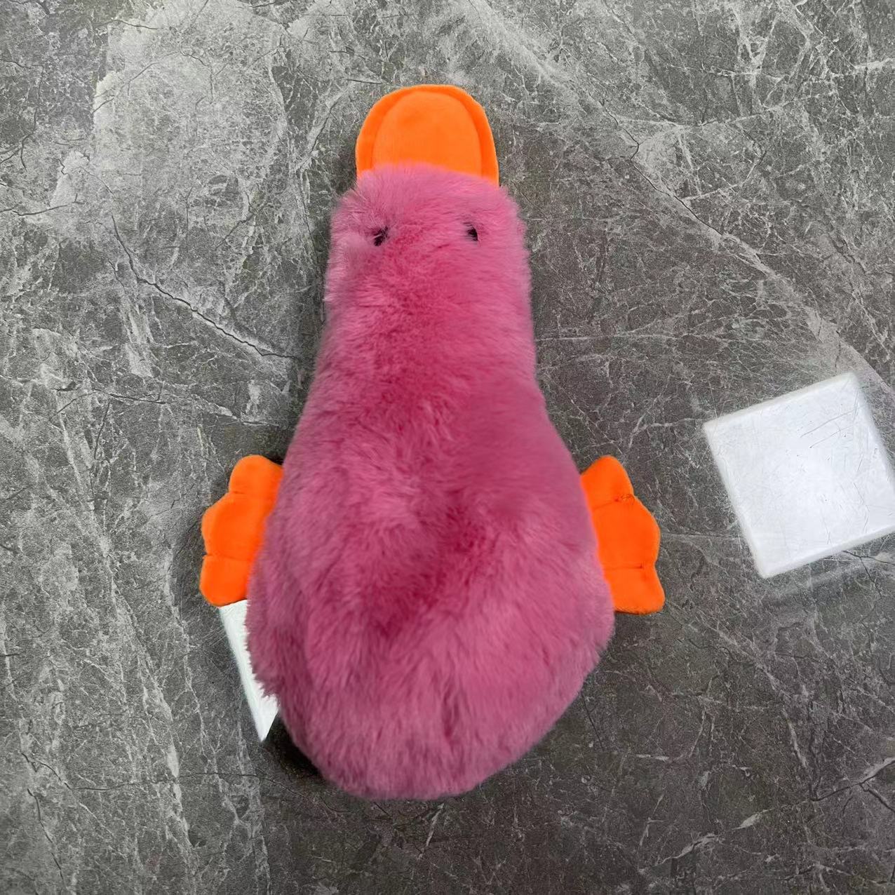 빨간 봉제 오리