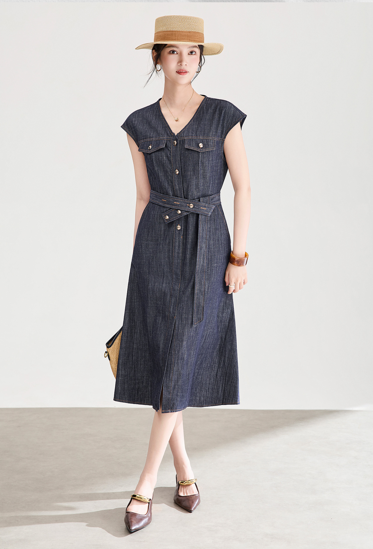 Váy denim nữ cổ ve sành điệu dáng suông midi — xanh đậm chi tiết 2