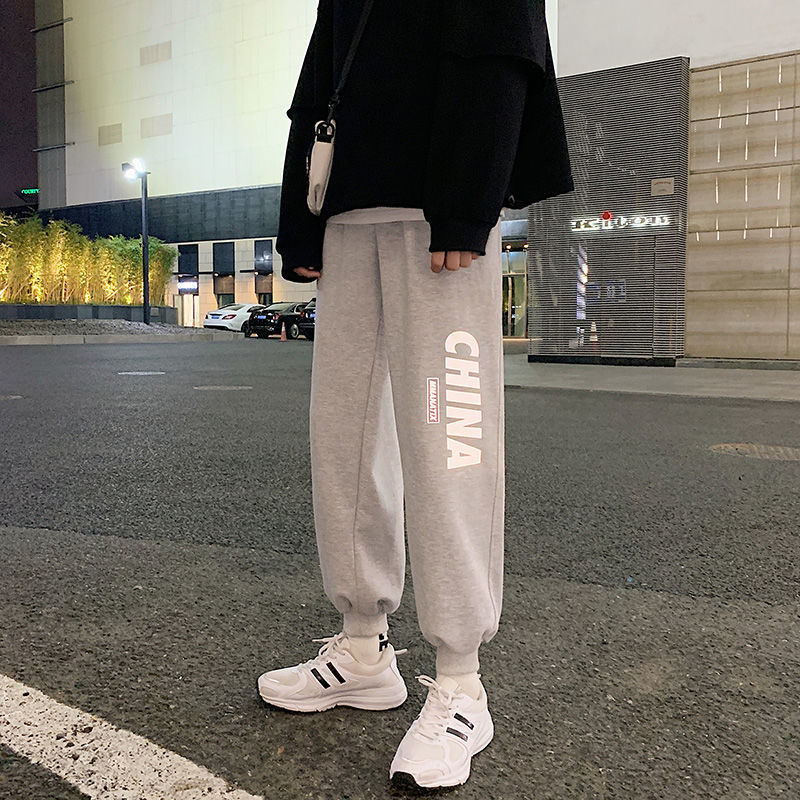 Hong Kong Fashion Men's Sports Sweatpants Men's Leg-bound Casual Pants Korean-style Reflective Loose Straight Haren Pants Hong Kong Fashion Men's Sports Sweatpants Men's Leg-bound Casual Pants Korean-style Reflective Loose Straight Haren Pants