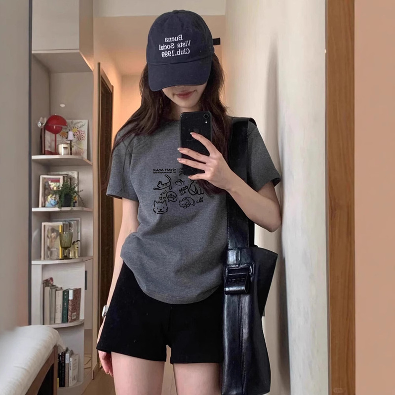 グレーの純綿半袖tシャツアメリカのプリントの正肩の丸首はスリムに見えます。|undefined
