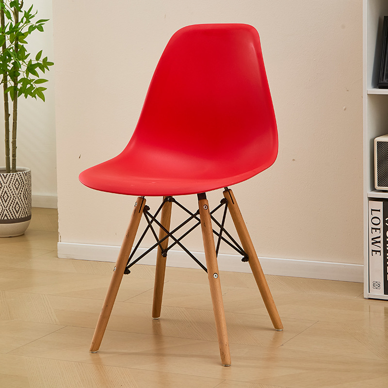 Sillas de plástico de piernas de madera de color sillas de comedor de estilo simple sillas de comedor de restaurantes hoteles sillas de conversación de relajación fabricantes