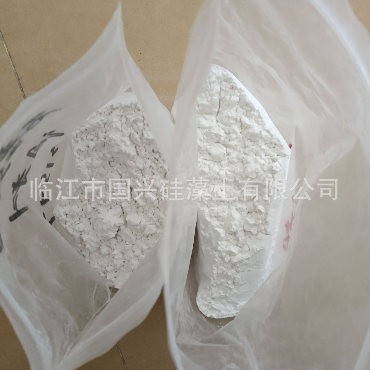 厂家销售粗粉细粉助滤剂白酒啤酒发酵液 硅藻土助滤，红料，白料