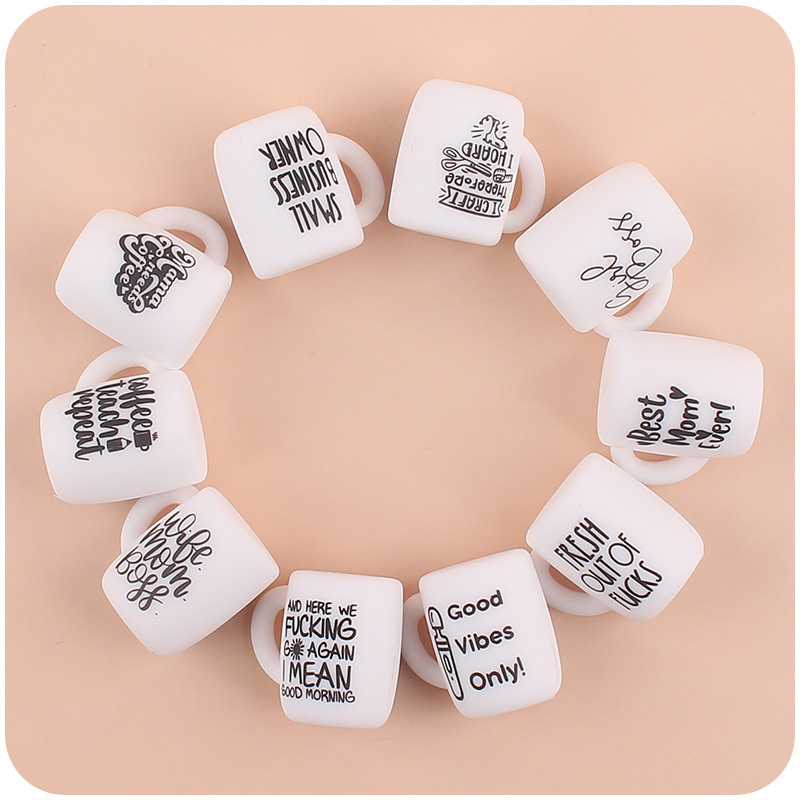 Bebé suministros de dibujos animados taza juguete creativo DIY personalidad pequeña taza teether pezón cadena pulsera accesorios pequeños