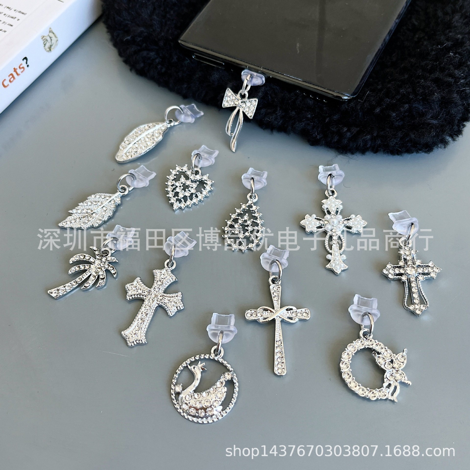 适用安卓充电孔防尘塞镶钻DIY挂件充电孔防尘插三星手机孔防尘塞