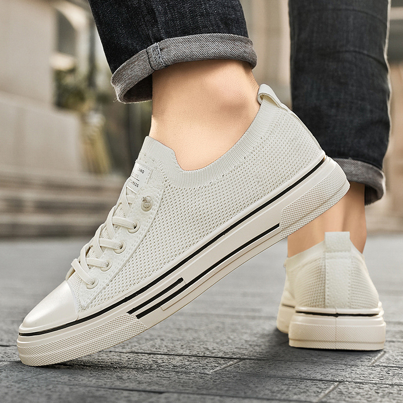 Zapatillas de deporte zapatos blancos transpirables para hombre 2025 nuevo estilo verano estilo delgado de un pie zapatos de hombre de malla tejida voladora zapatos de moda bajos