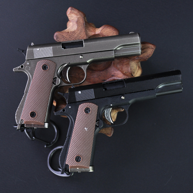 1:3 Colt 1911 8.jpg
