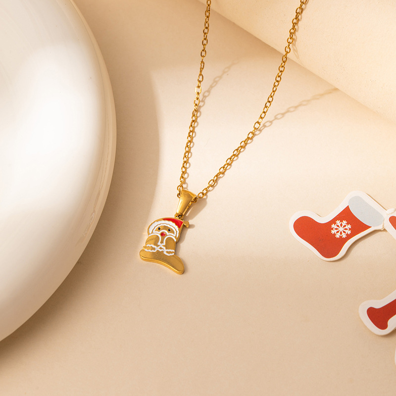 7g Weight 0.03µm Gold Plating Thickness Electroplated Gold Plating Process Golden Plated Plating Material 201 Stainless Steel Pendant Material Pendant Necklace Classification 201 Stainless Steel Chain Material cable chain Chain Type 1 Piece Quantity Holiday, Daily Occasion 201 Stainless Steel Material Santa Claus, Number Pattern Women's Gender Cute Style Plating Craft Fashionable Stainless Steel Christmas Necklace For Women 26 Small Letter Pendants Versatile Minimalist Choker Trendy Accessory 10