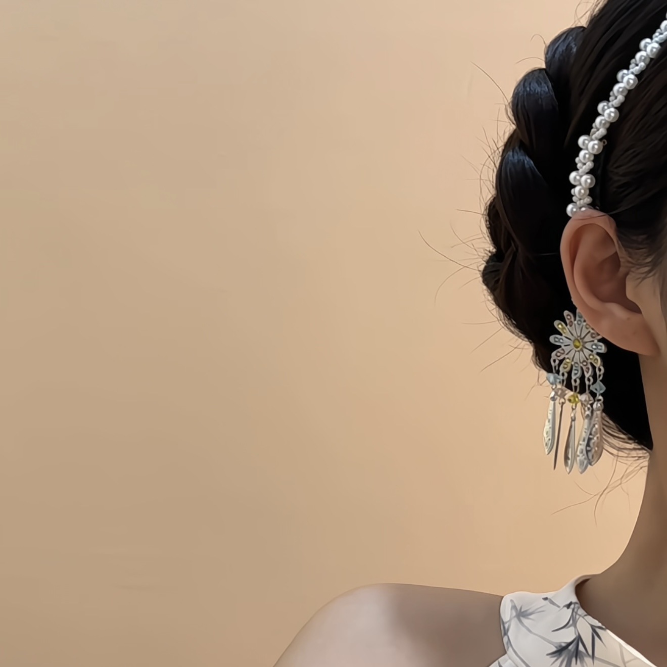 Pearl multi-layer braided hair chain with ethnic style sunflower tassel pendant, new Chinese-style Hanfu side braided hair accessory