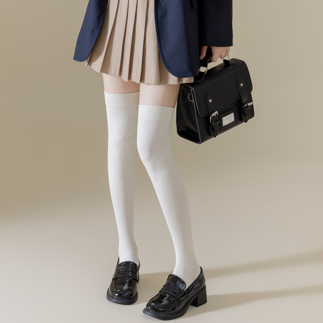 Otoño e invierno sin hueso anti-pilling calcetines de rodilla presión que forma la pierna delgada basada en una máquina calcetines de rodilla de mujer