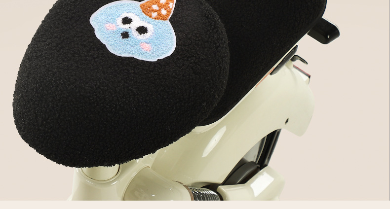Suitable for Electric Vehicle Seat Cushion Cover, Thickened Plush Autumn and Winter Warm, Comfortable and Cute Corgi Simple and High-Looking Seat Cushion Cover