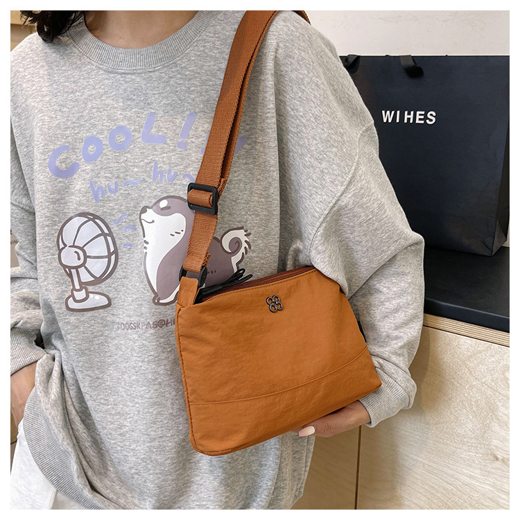 Kvinnors stor kapacitet, enfärgad, axelavancerad och minimalistisk, crossbody-väska för kvinnor, handväska i canvas, mobil_voghion.com