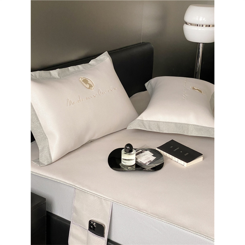 Class A baby can use 1200D ice silk mat three-piece bed hat light luxury simple high-end embroidery mat machine washable