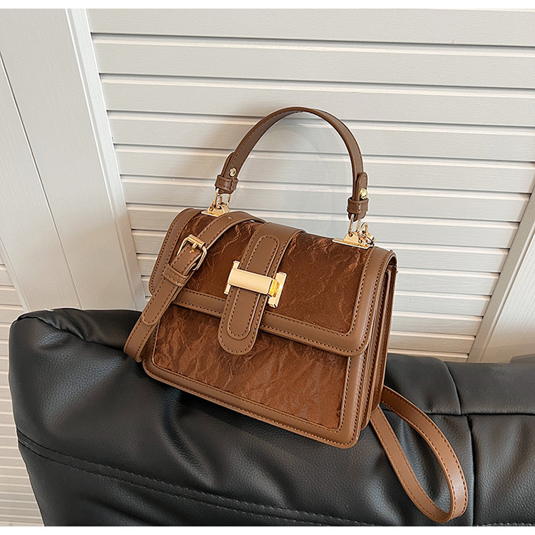 Tämän vuoden suositut laukut naisille 2024 uusi muoti huippuluokan kannettava olkalaukku suuri kapasiteetti crossbody pieni neliö laukku_voghion.com