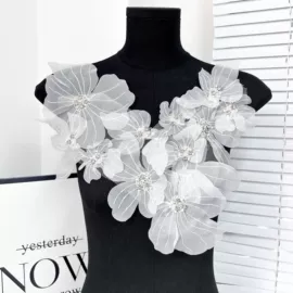 布贴;花边;胸花