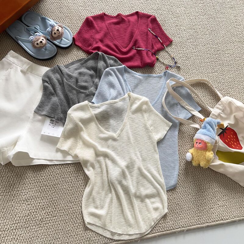 Summer Dopamine Short-Sleeve Knit Top for Women, Lightweight and Simple Casual V-Neck Slim-Fit Base Shirt