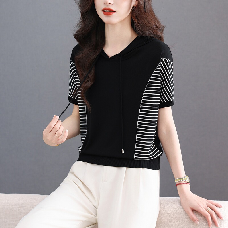 Stylish Color-Block Striped Knit Short-Sleeve Top, Fashionable Korean-Style Slimming Hoodie, Mulberry Silk Summer T-Shirt for Women