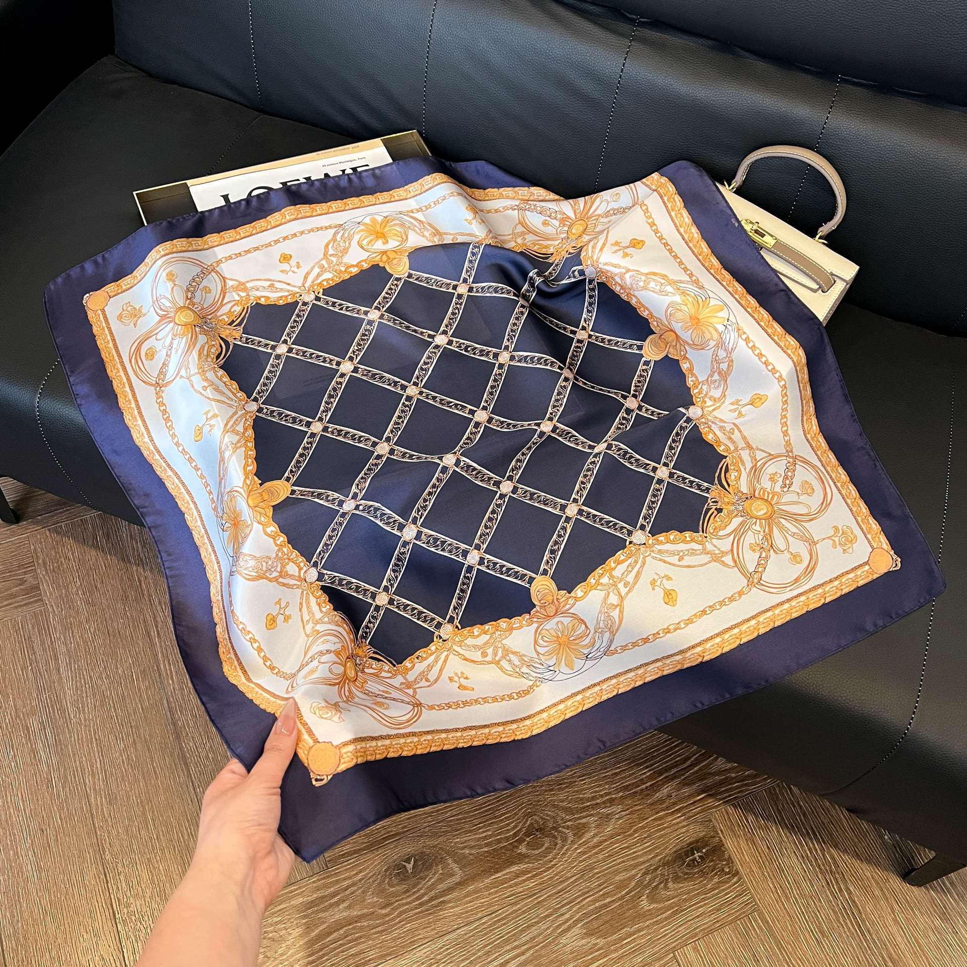 Transfronterizos nuevos bufandas de seda azul de alto nivel de seda cuadrada de simulación bufandas de moda de decoración de moda de combinación bolsa correa de pelo bufandas profesionales
