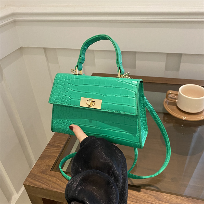 Patrón de cocodrilo retro 2024 bolso de hombro de moda de verano bolso de mensajero de moda bolso femenino bolso cuadrado pequeño portátil de estilo occidental simple