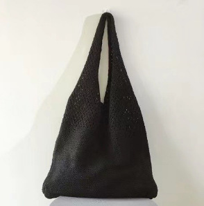 검은색
