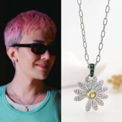 GD权志龙同款小雏菊镶钻吊坠项链个性嘻哈百搭毛衣链时尚高级配饰