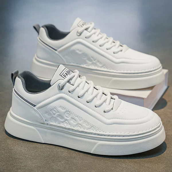 New men's shoes for spring and autumn, lightweight and versatile white sneakers, men's casual athletic shoes with thick soles for added height