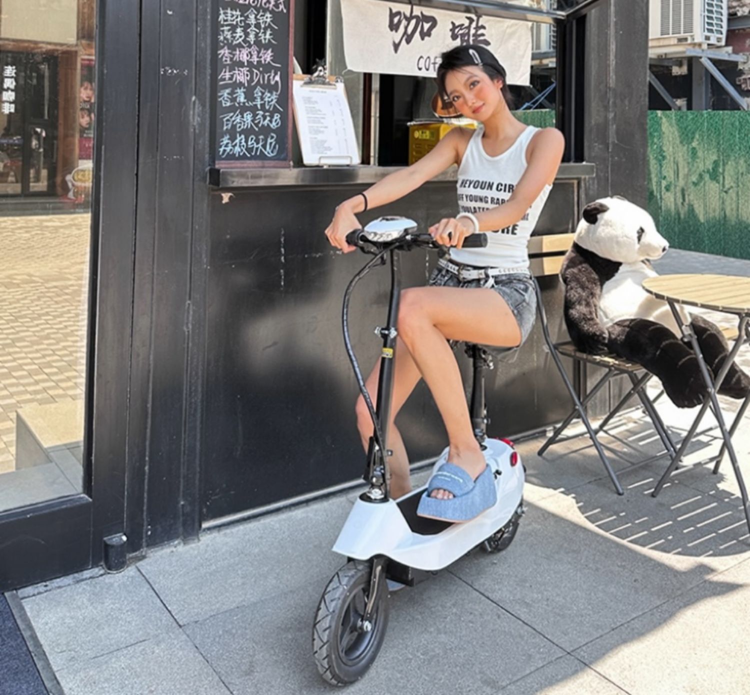 Electric Scooter for Adults, Commuting Scooter, Mini Electric Scooter for Girls, Foldable Dolphin Battery Scooter Wholesale