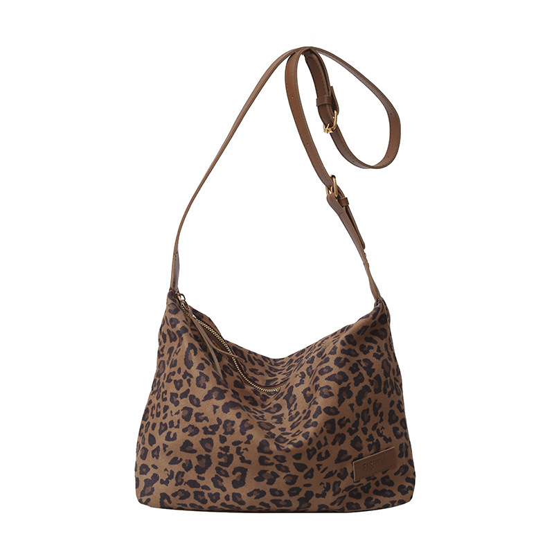 Bolsa de mujer retro de alto nivel esmaltado con patrón de leopardo de alto valor, bolsa de viaje inclinada, bolso de hombro bajo la braza del viento.