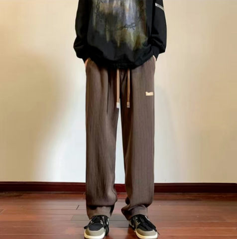 Pantalones de chándal hombres primavera y otoño verano 2023 delgada suelta recta estilo japonés moda drapeado hombres pantalones largos ocasionales