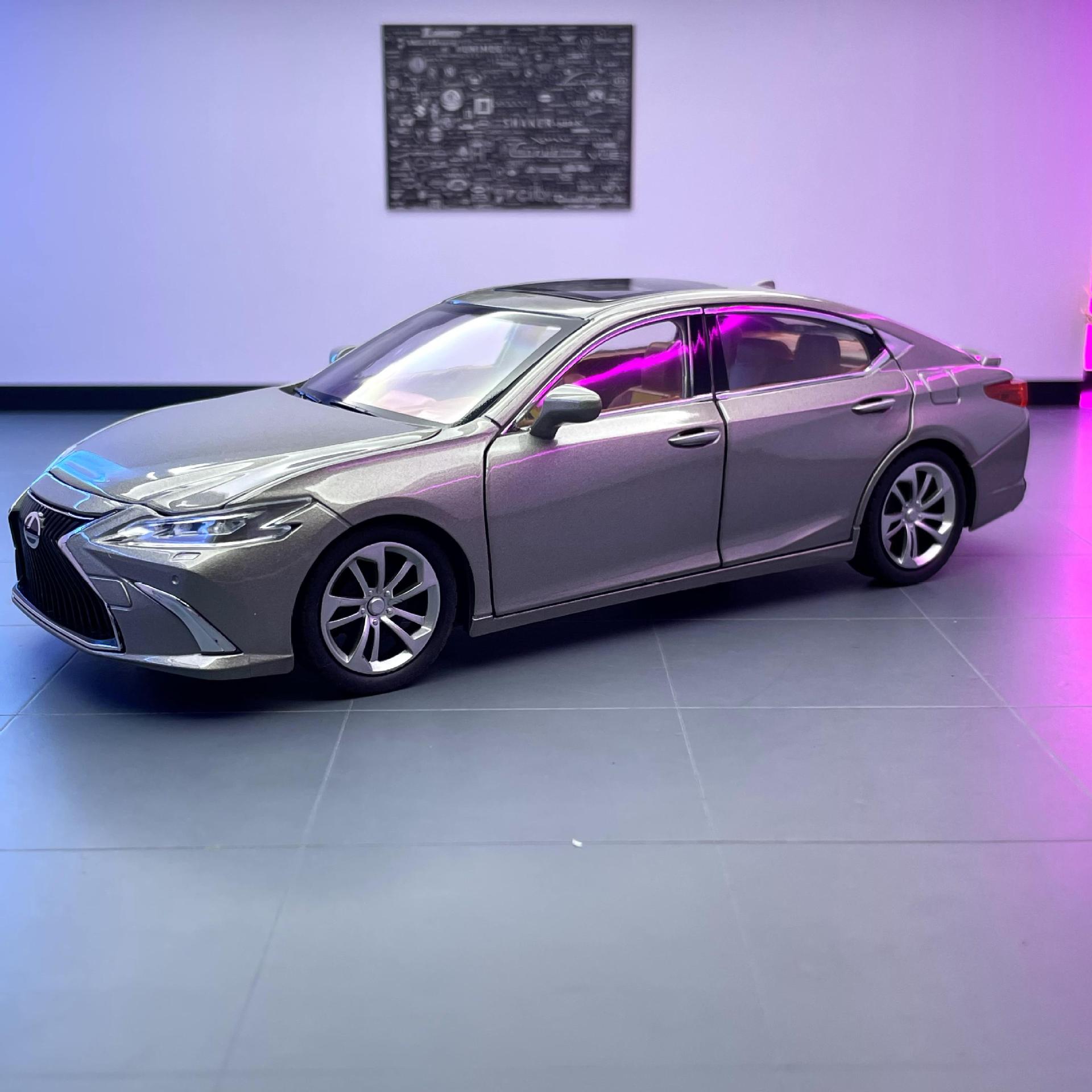 Aleación Ling Zhi coche modelo 1:24 lago es coche pull back sonido y luz niño juguete coche modelo decoración colección