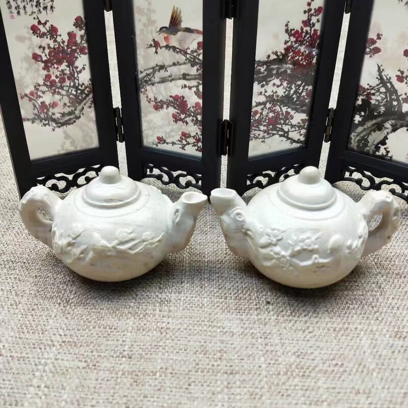 桃木彫刻十二生肖の手の工芸品は桃木の手の木の観光地区の観光工芸品を並べます。|undefined