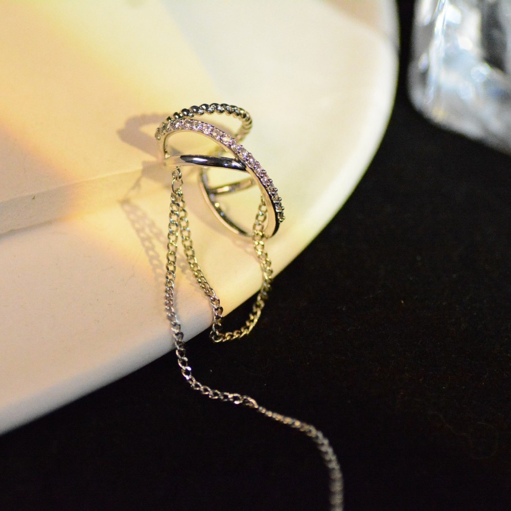 Version coréenne sans trous, clip en os de pompon, style de suspension d'oreille à chaîne double couche polyvalent, tempérament unique,_voghion.com