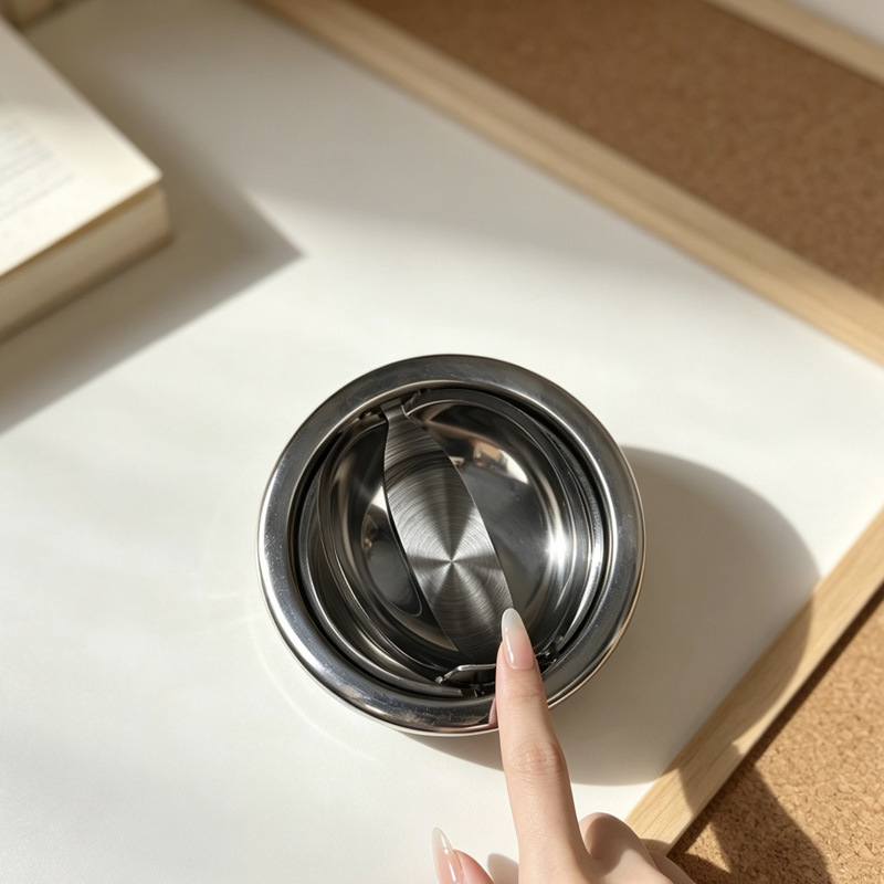 Stainless steel ashtray, creative and personalized, prevents ash from flying, high aesthetic value, inlaid with diamonds, suitable for hotels, homes, and offices
