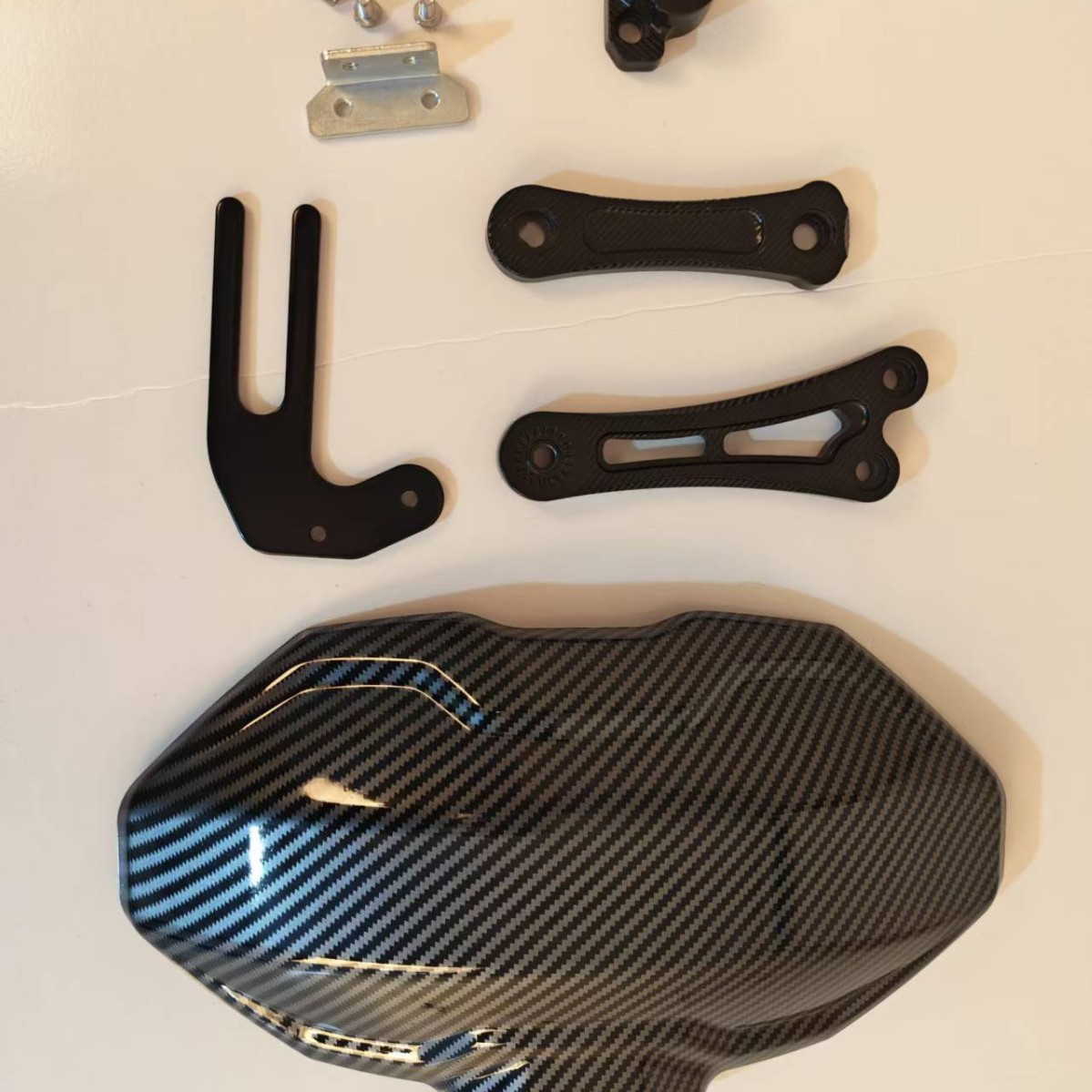 Suitable for direct installation on the rear fender of the Niu N1S electric scooter, universal carbon fiber rear fender for electric motorcycle modification