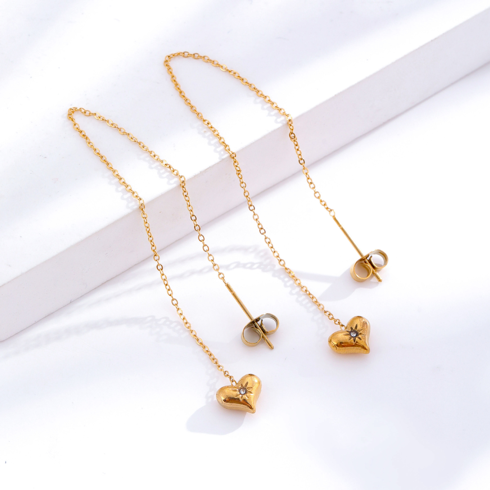 1 Pair Sweet Heart Shape Plating Inlay 304 Stainless Steel Rhinestones 18K Gold Plated Ear Line display picture 1