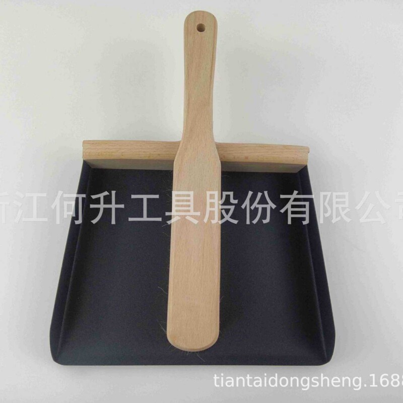 Manufacturers produce portable wooden brush iron bucket set, horse hair mixed silk dustpan set, square set