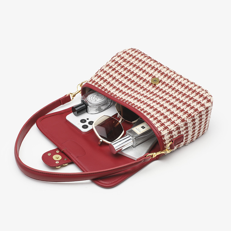 2024 Autumn New Trendy Bird Pattern Underarm Small Square Fashion Versatile Single Shoulder Oblique Straddle Women's Bag_voghion.com