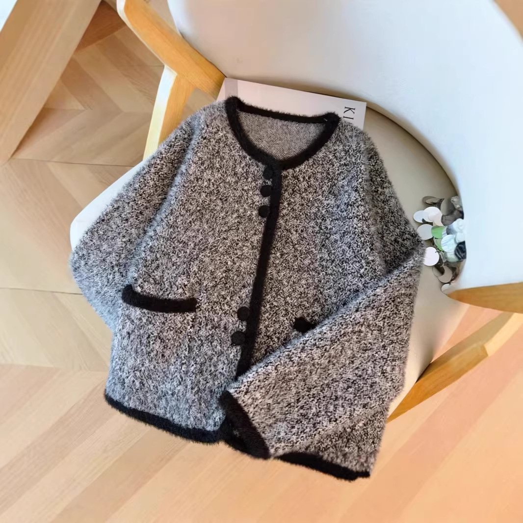 Áo croptop nữ tay ngắn phong cách tiểu thư sang trọng — màu xám