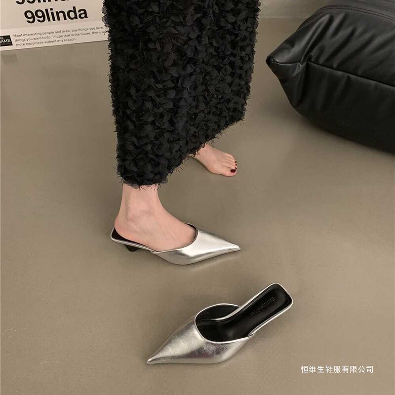 Plus-size women's shoes size 41-43, elegant and sexy pointed-toe closed-back mules with unique mid-heel design, stylish slip-on sandals Plus-size women's shoes size 41-43, elegant and sexy pointed-toe closed-back mules with unique mid-heel design, stylish slip-on sandals