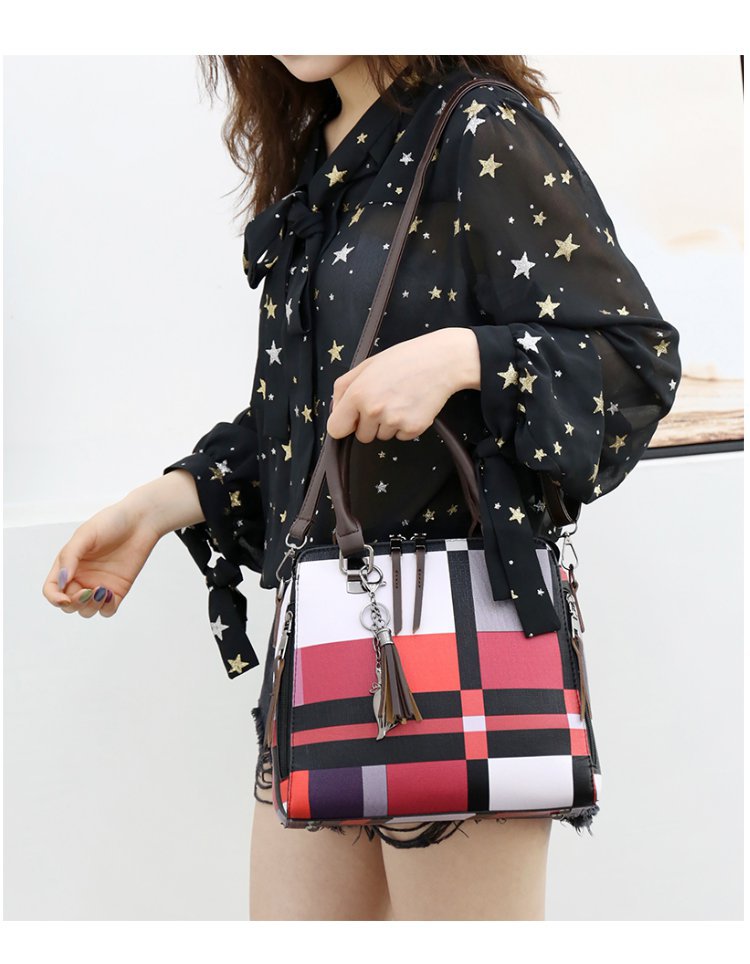 New style four-piece handbag set, European and American handbag, women's trend single-shoulder cross-border wholesale, women's bag consignment, crossbody bag undefined