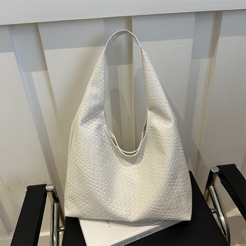 2024 nuevo estilo simple retro de gran capacidad brazaleta bolso de mujer Chaoseng invierno monocolor bolso de hombro