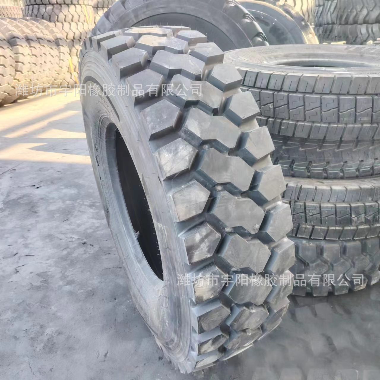 315/80R22.5 矿用运输车轮胎 钢丝真空轮胎