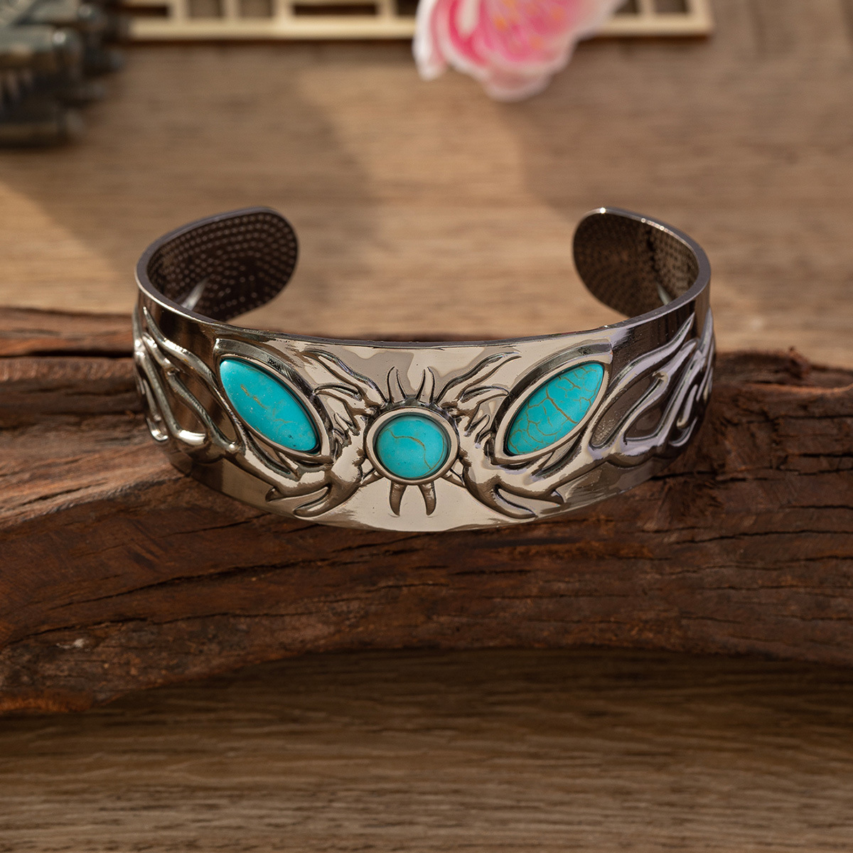 Joyería transfronteriza Vintage famoso estilo étnico pulsera abierta amplia superficie tallada exquisita textura con incrustaciones de turquesa pulsera