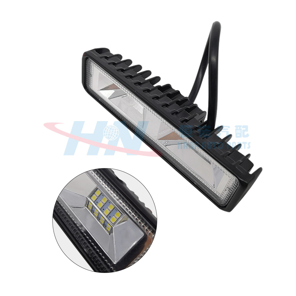 Luz de niebla del coche luz diurna de una palabra luz de trabajo LED camión Luz de niebla delantera ingeniería iluminación mecánica