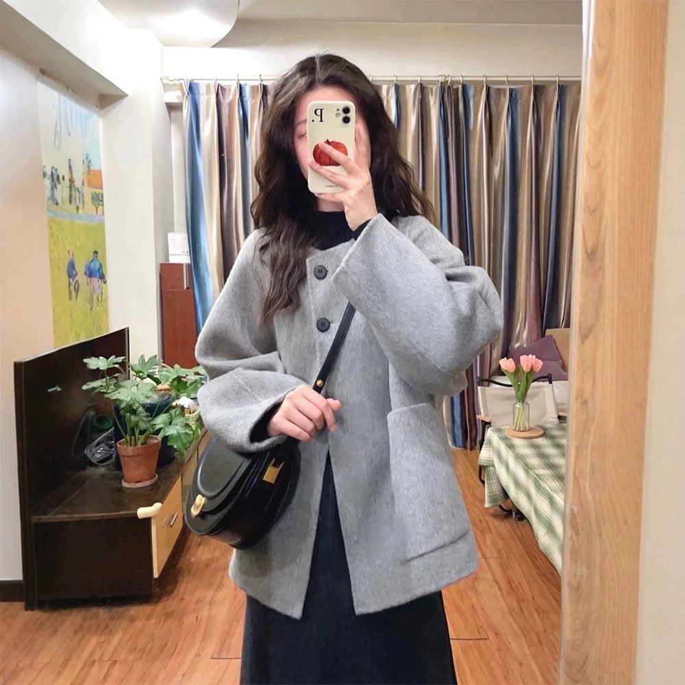 高级感灰色短款呢子大衣女秋冬季新款小香赫本风加厚毛呢外套