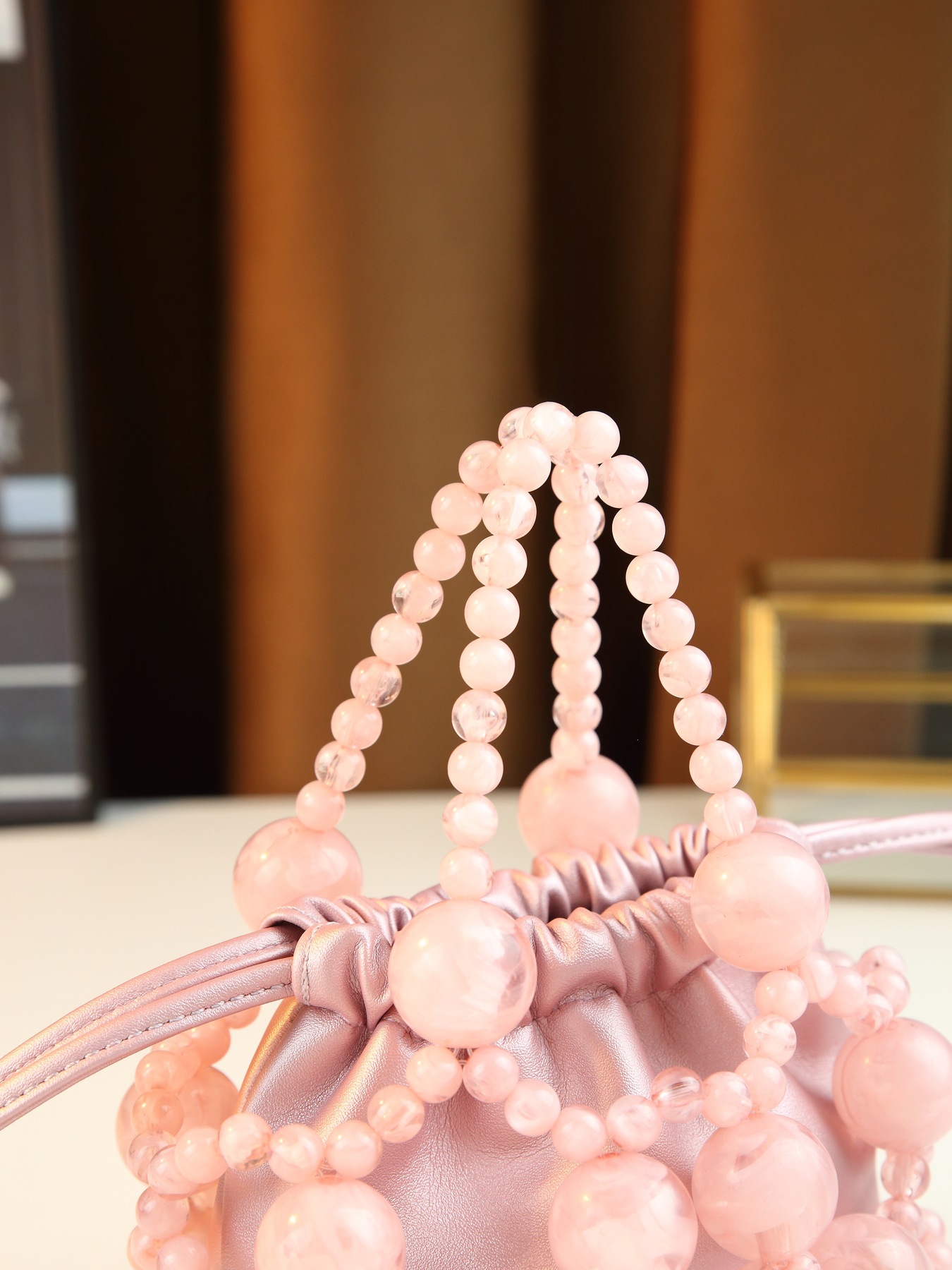 Borsa a secchiello donna con perle in metallo per sera_voghion.com