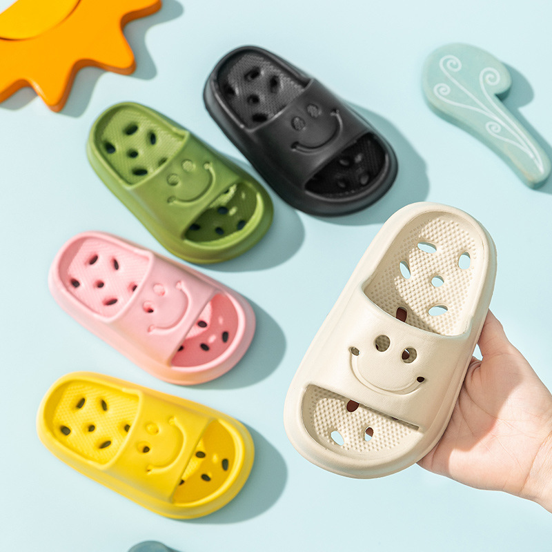 Children's Bath Bathroom Eva Slippers Summer Boys and Girls Anti-Slip Cut Out Leaking Non-Stinky Feet Indoor Household Slippers