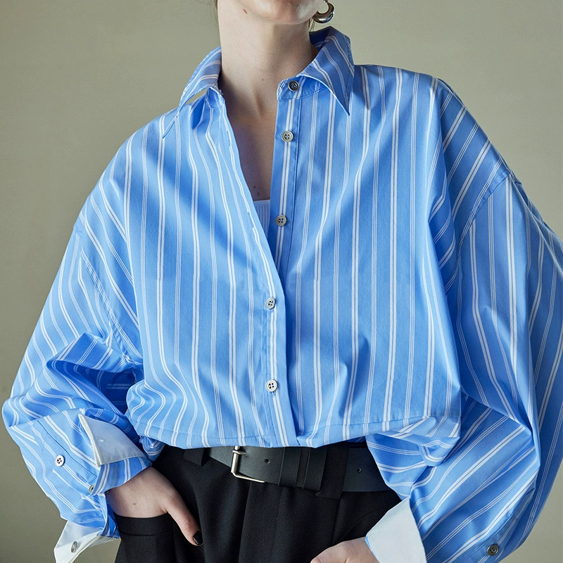 Новый стиль Ba Home нейтрал ветер вертикальная полоска длинная шерстяная хлопчатобумажная бумага для людей, чтобы чувствовать белую свободную рубашку женский топ весной 2025 года