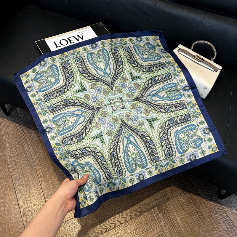 Colección 70*70 nuevo estilo bufanda de seda azul sensación de alta calidad imitación bufanda cuadrada de seda moda todo-fósforo bolsa atada bufanda de pelo