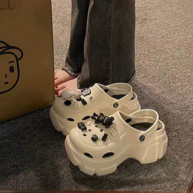 Ступать на фекалии