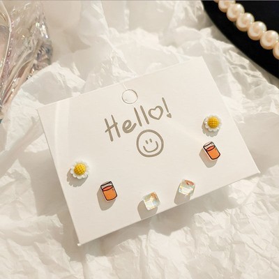 Juego de pendientes de aguja plateados, sencillos y compactos para mujer, pendientes geométricos en forma de corazón, bonitos, dulces y versátiles, venta al por mayor para puestos de mercado